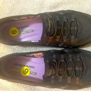 Sketchers women’s shoes